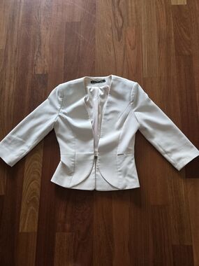 Women's Beige Tailored Open-Front Blazer